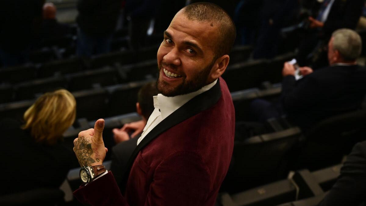 Dani Alves feels like a superhero in Barca kit, promises rescue act