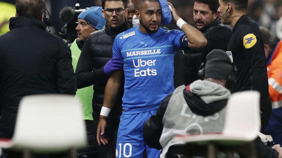 Ligue 1: Lyon vs Marseille match abandoned after Payet hit by bottle