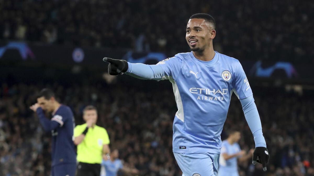 Man City beats PSG, both advance in Champions League