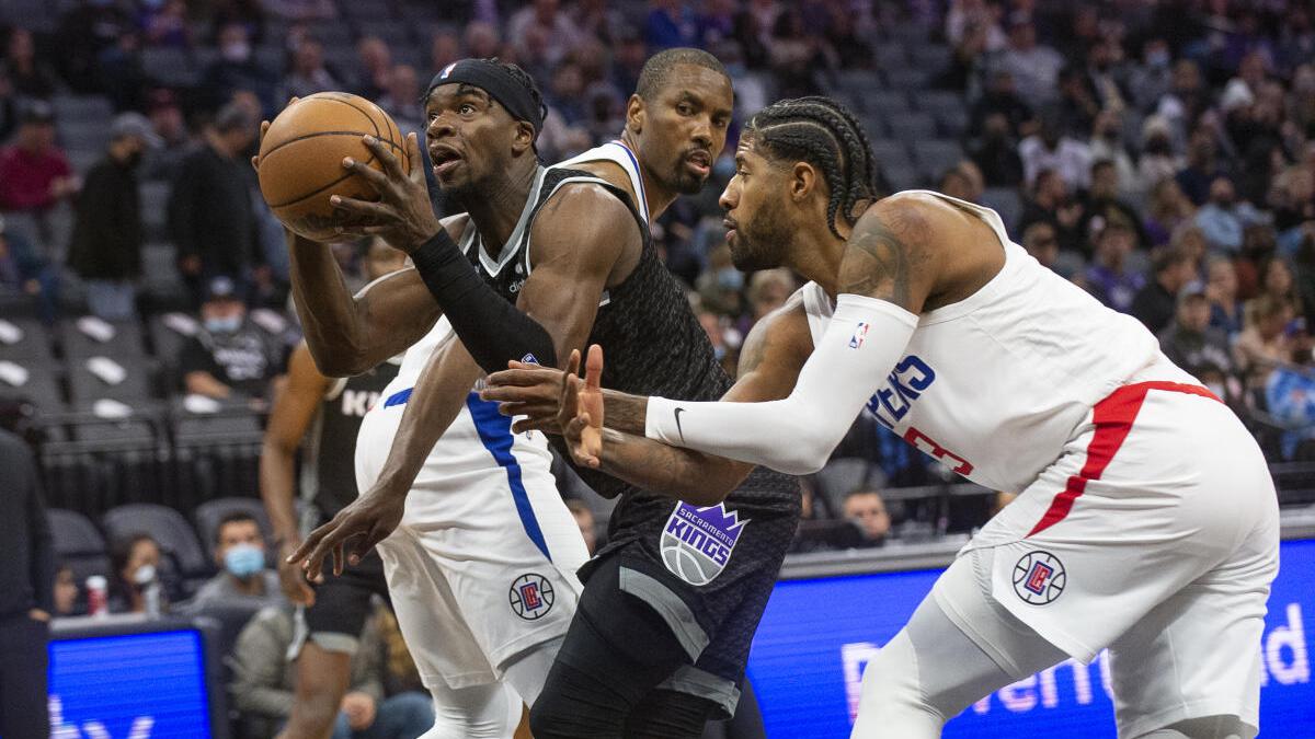 NBA roundup: Kings ends 15-game home losing skid to Clips