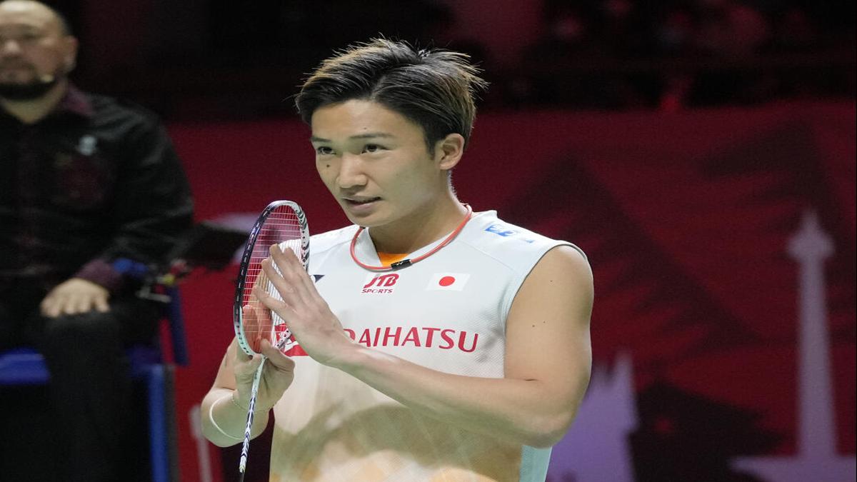 Defending champion Momota pulls out of World Championships