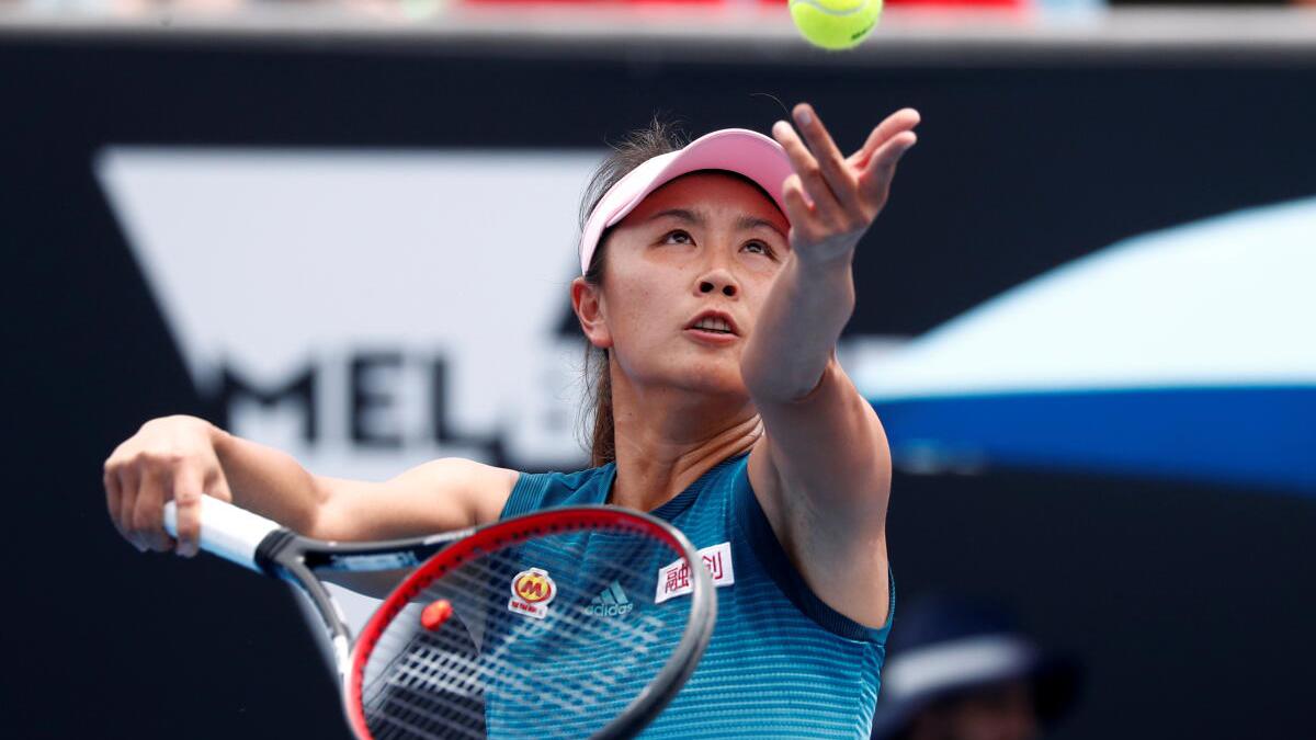 Peng Shuai invited by Nicolas Mahut to present winner's trophy at Angers Open