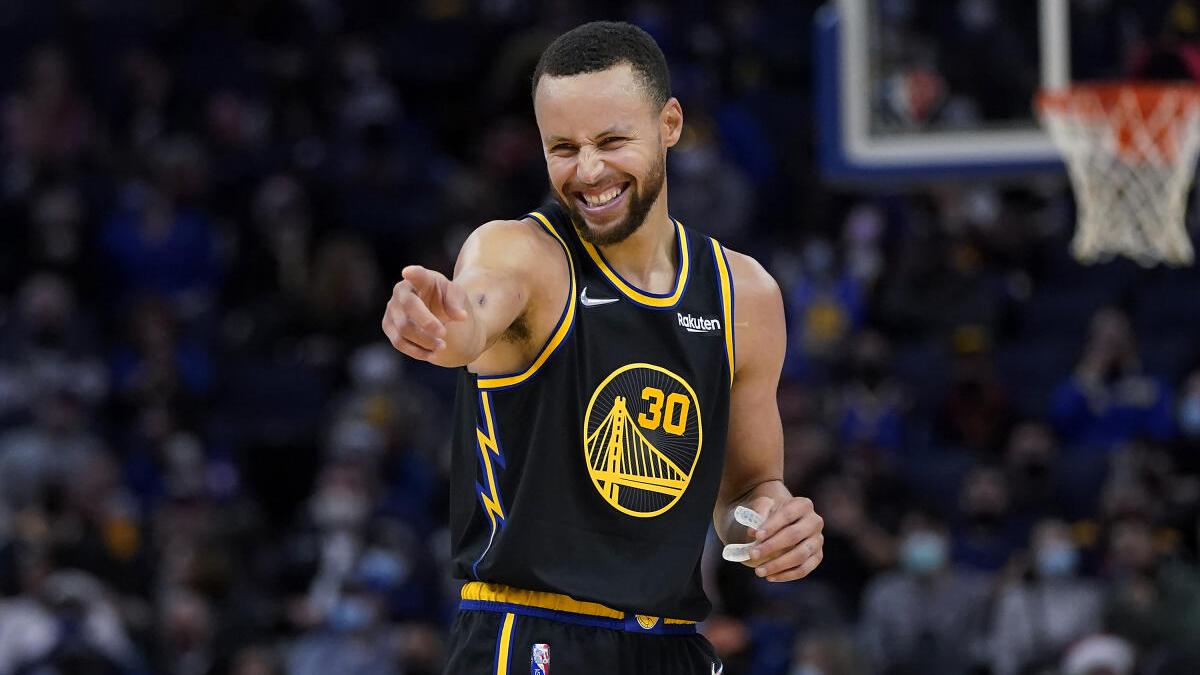 NBA roundup: Stephen Curry's buzzer-beater sinks Rockets