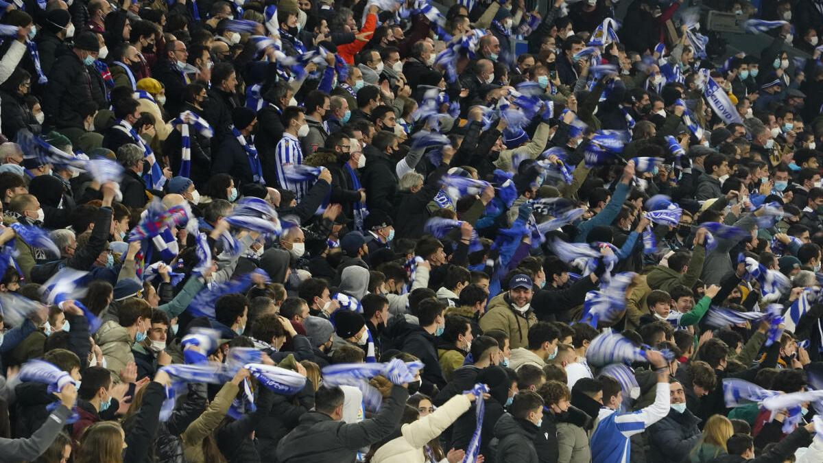 Atlético Madrid bus hit by Real Sociedad fans; Real Betis stadium closed for 2 games