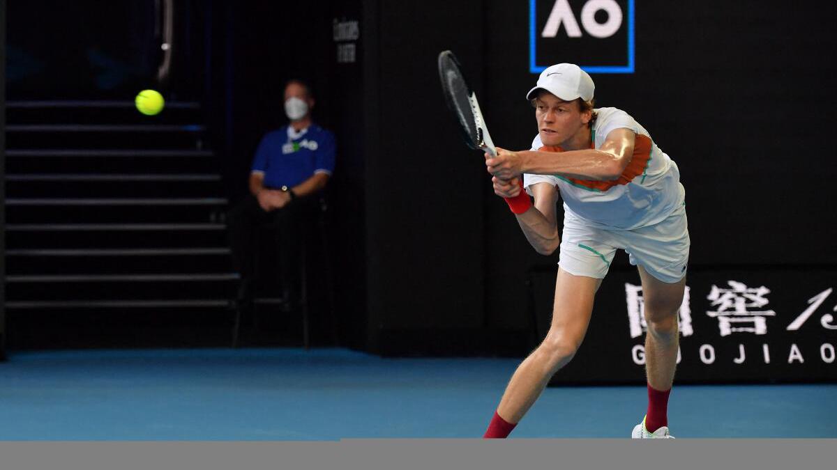 Sinner downs De Minaur to reach Australian Open last eight