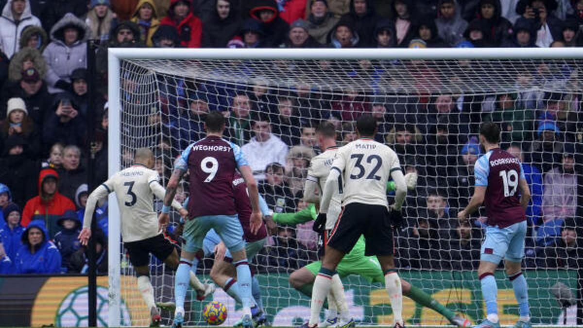 Fabinho strike earns Liverpool battling win at Burnley