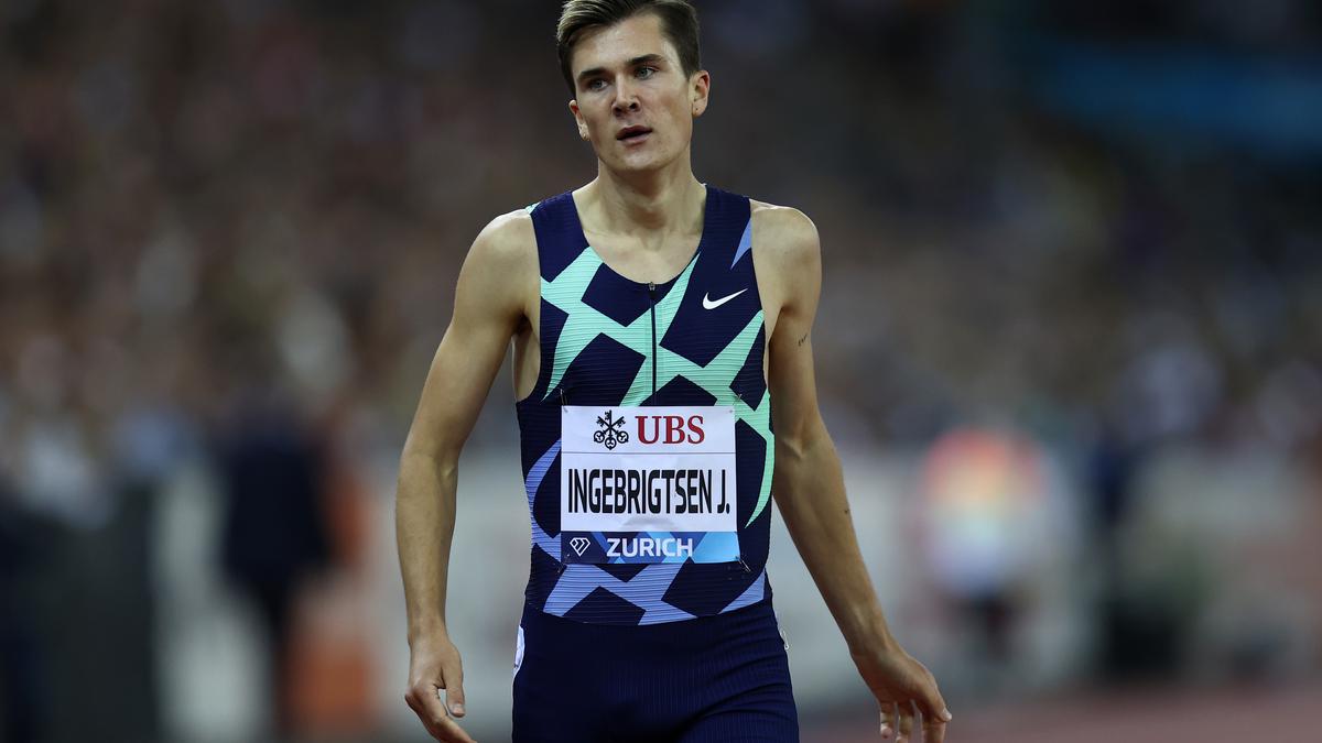 Ingebrigtsen breaks 1500m indoor world record