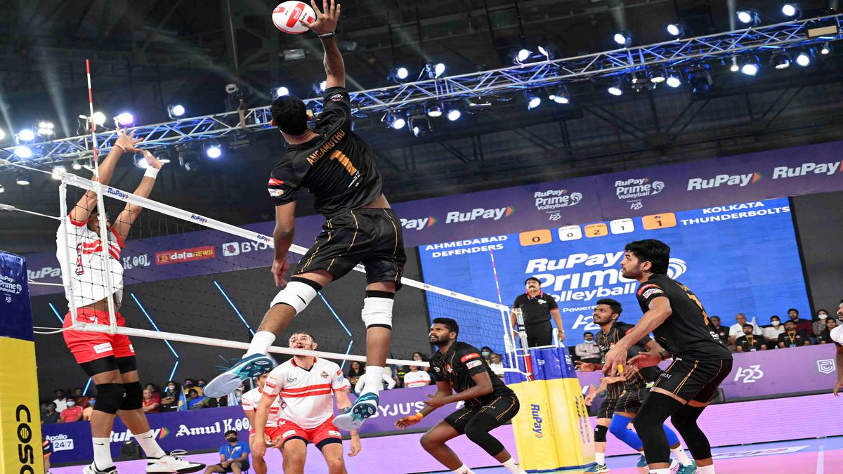 PVL 2022: Ahmedabad Defenders beats Kolkata Thunderbolts to enter last four stage