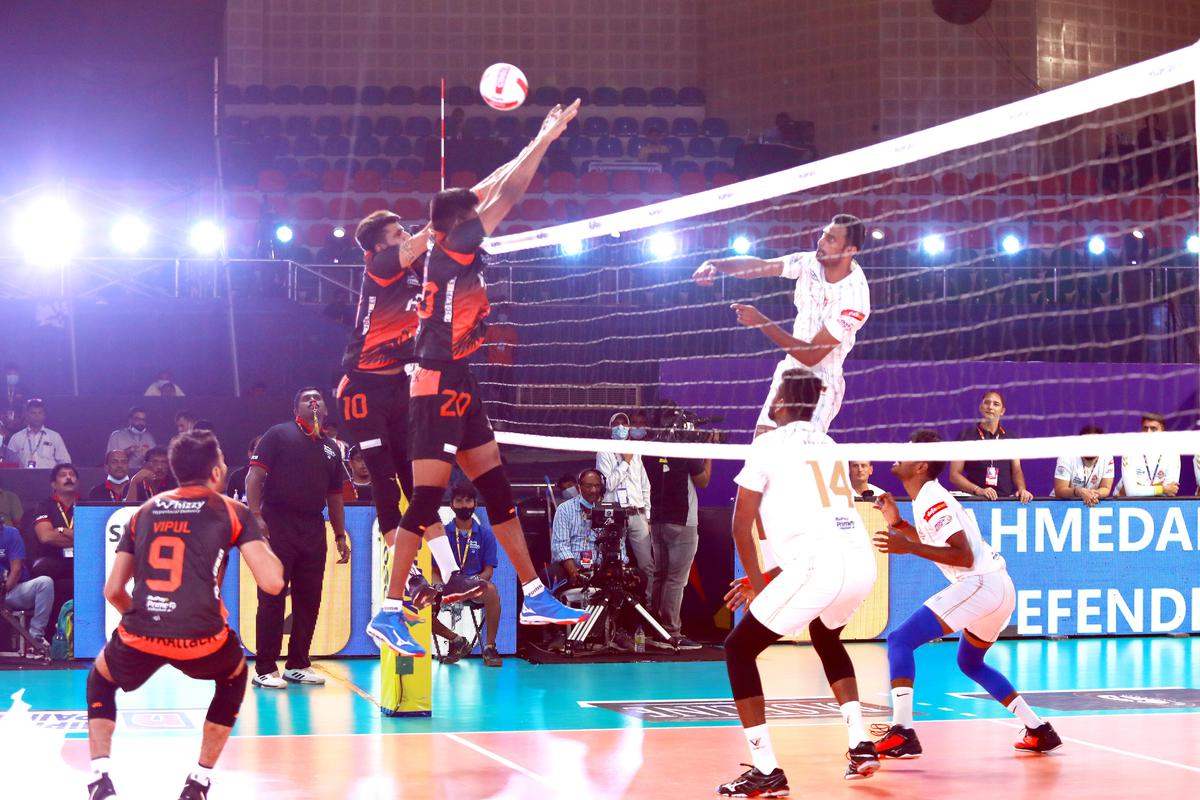 Prime Volleyball PVL 2022 Semifinal 1 Highlights Shon T John helps Ahmedabad Defenders enter the finals