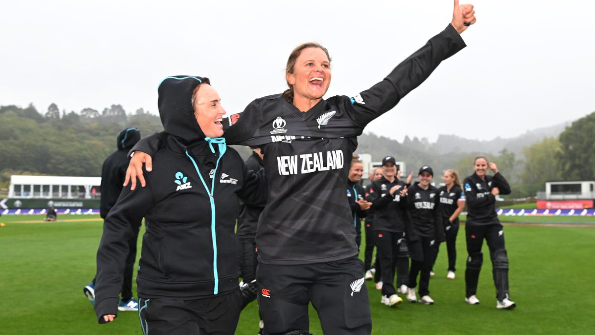 Women's World Cup 2022: Bates, Satterthwaite star as New Zealand thrash Bangladesh in rain-curtailed match