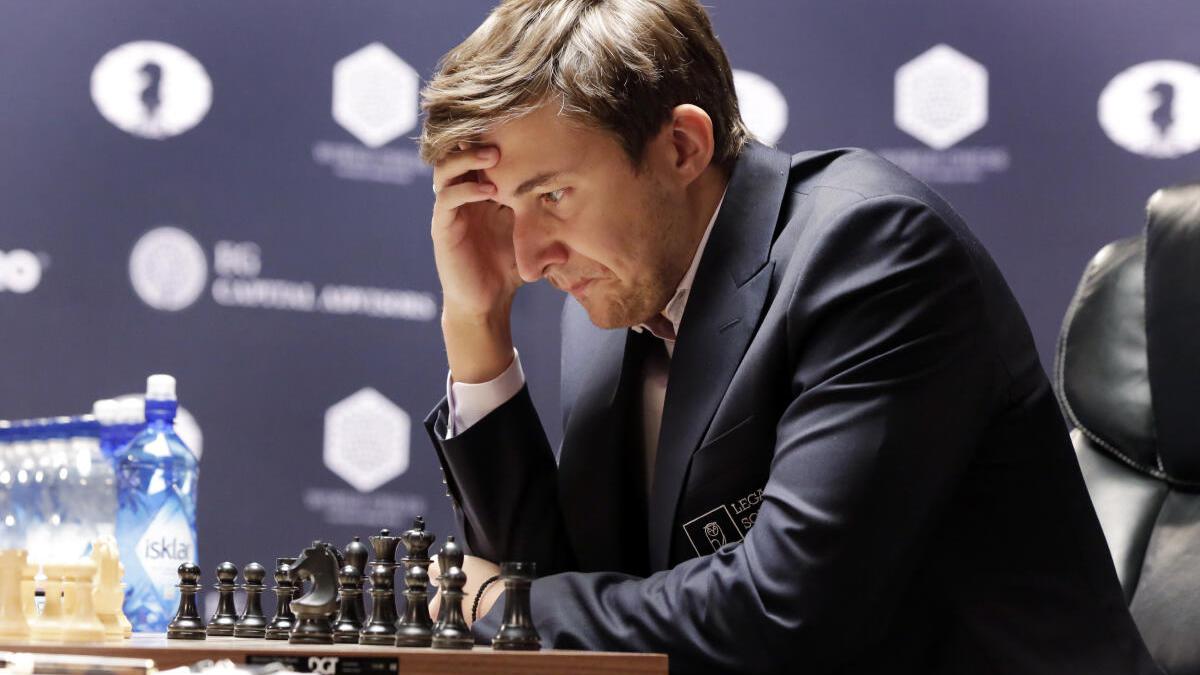 Grão-mestre de xadrez Karjakin é suspenso por 6 meses por comentários  favoráveis à Rússia - Época Negócios