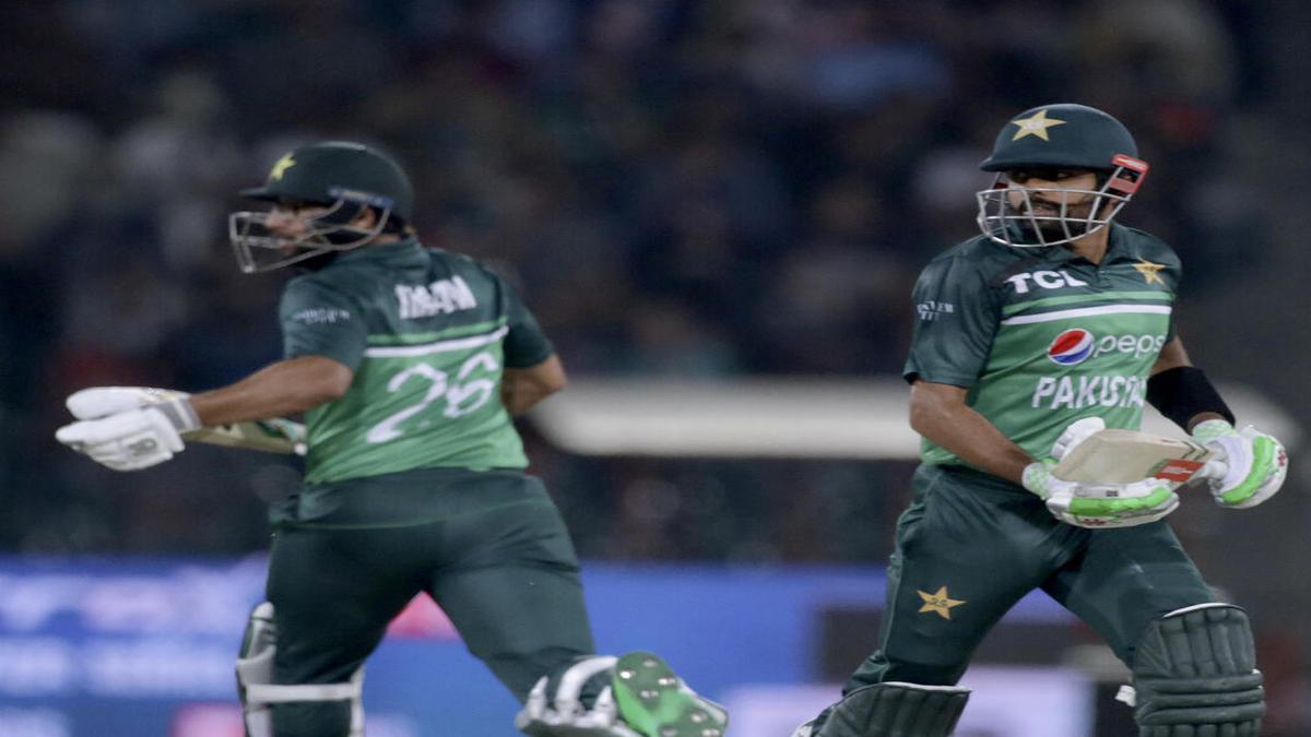 Pakistan clinches series 2-1 with nine-wicket win against Australia in third ODI