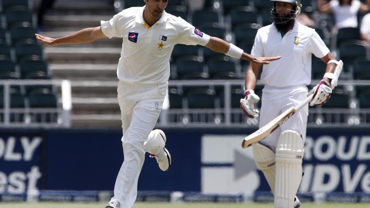 Afghanistan names ex-Pakistan players Younis, Gul as consultants