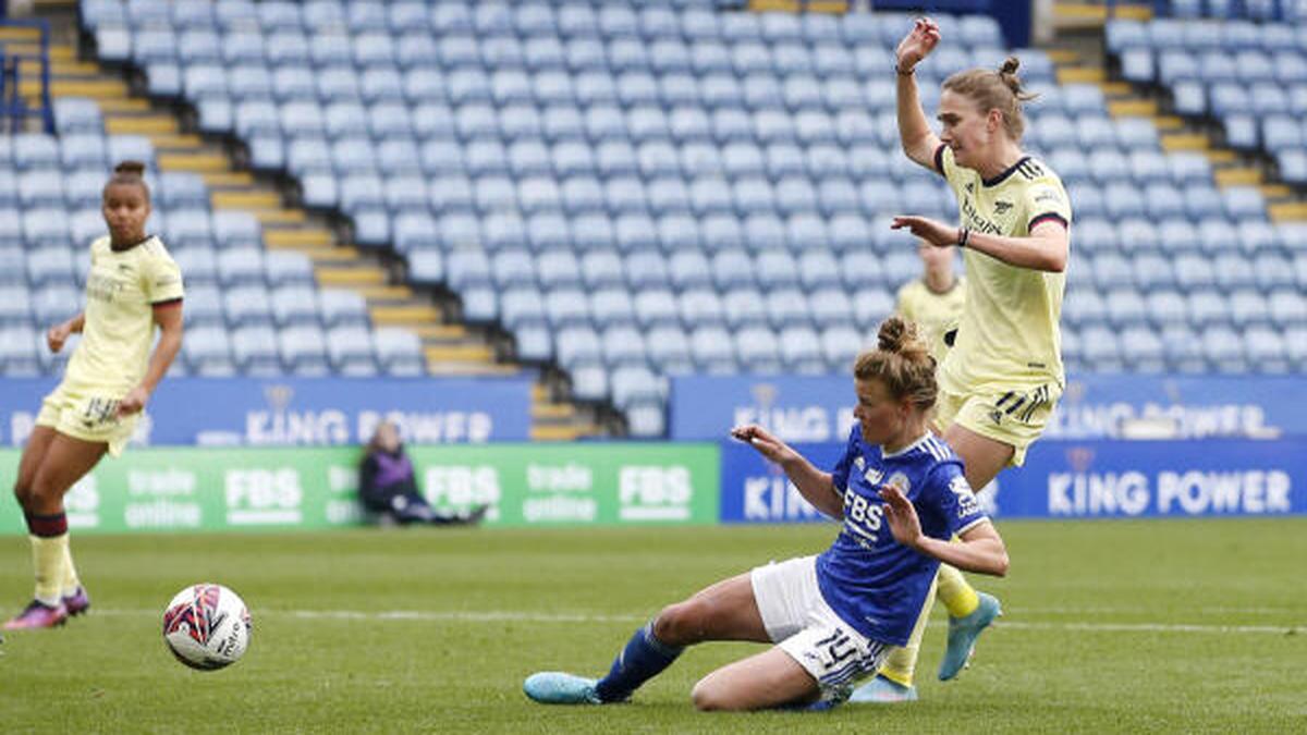 Arsenal, Chelsea both win big as WSL title race hots up