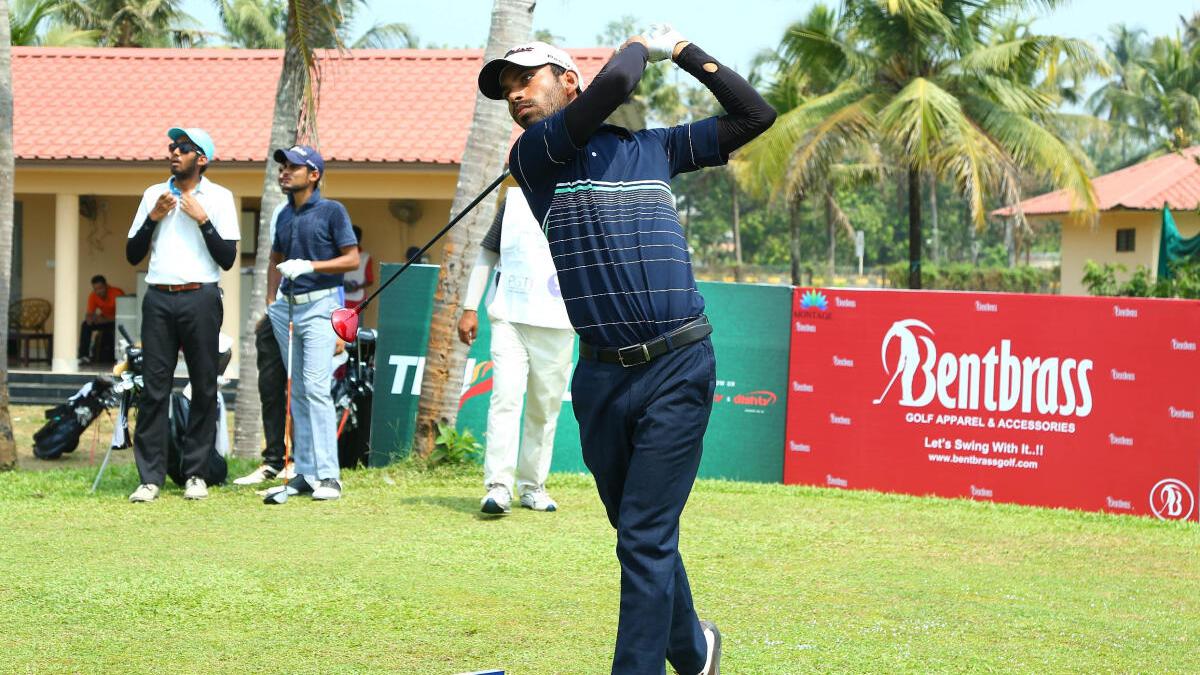 Shivendra Singh Sisodia grabs halfway lead with blistering 63