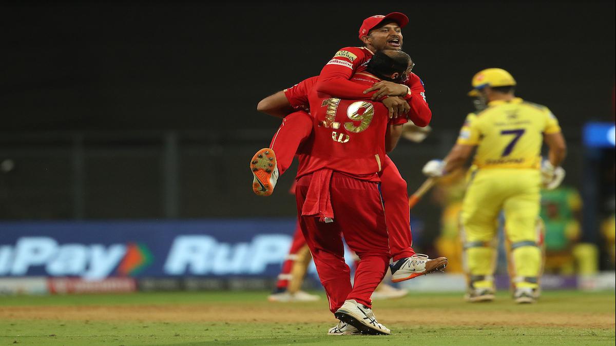 IPL 2021 CSK vs RCB: CSK gets back to the top position in the points table.  Will RCB bounce back? - Tamil News 