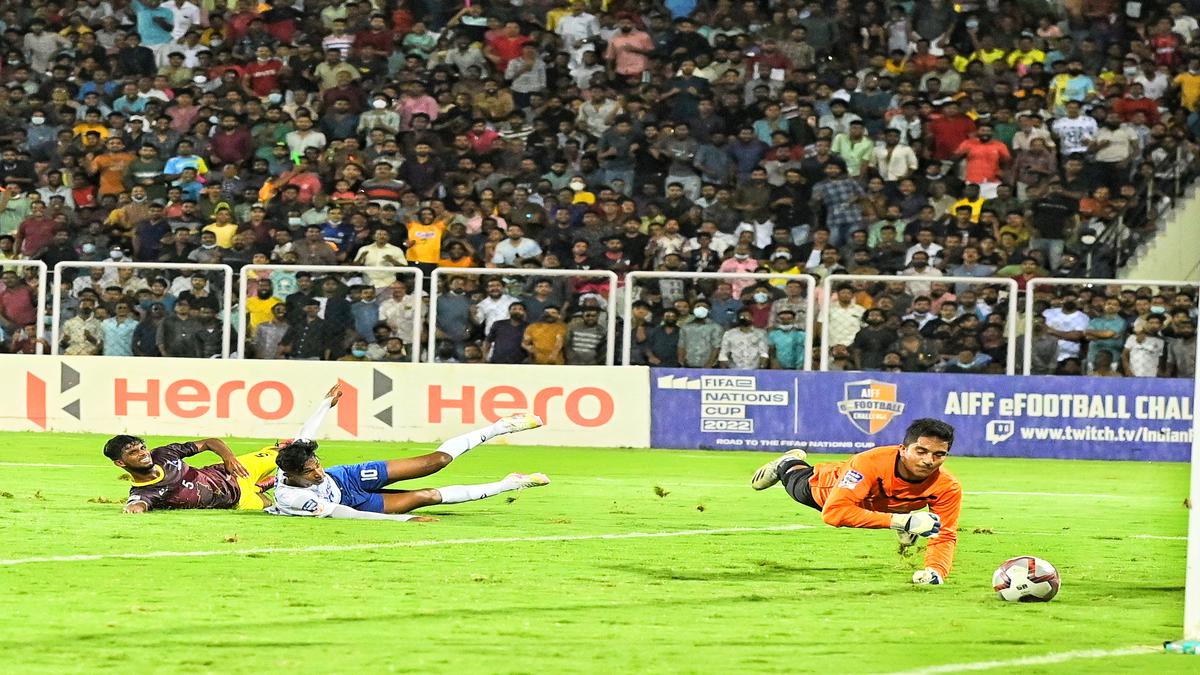 Santosh Trophy: Kerala thrashes Karnataka 7-3 to enter final; Jesin nets five