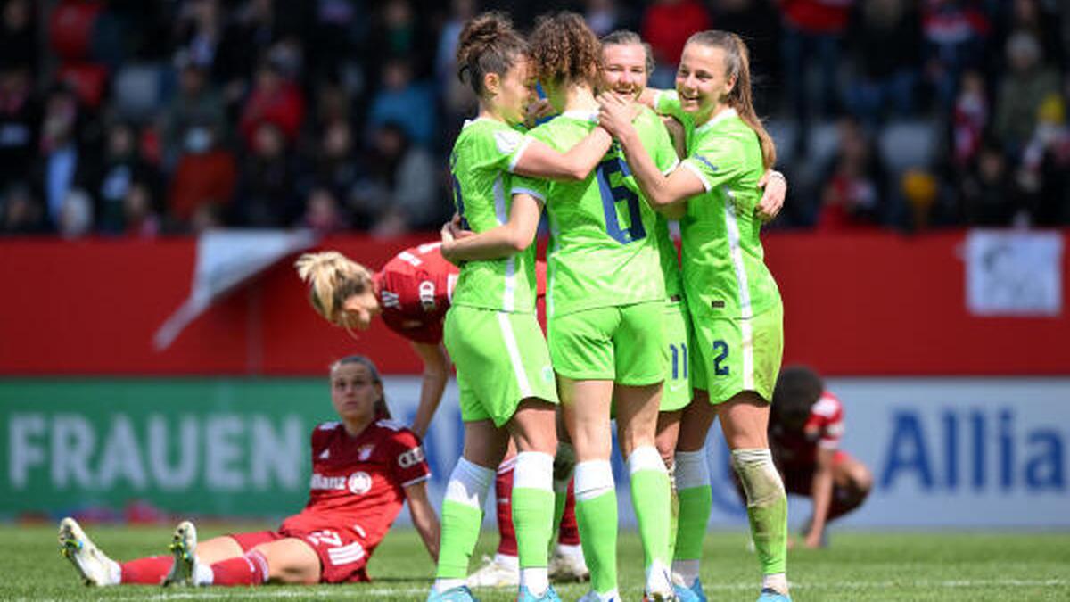 Wolfsburg women hope for home leg 'miracle' against Barca