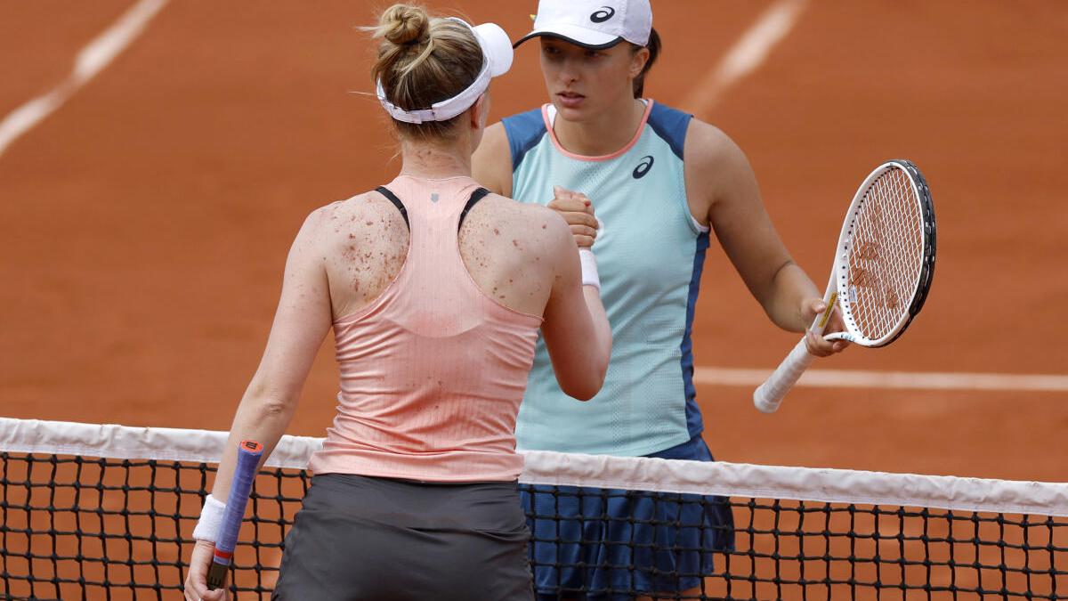 French Open 2022: Speedy Iga Swiatek destroys Alison Riske to reach third round