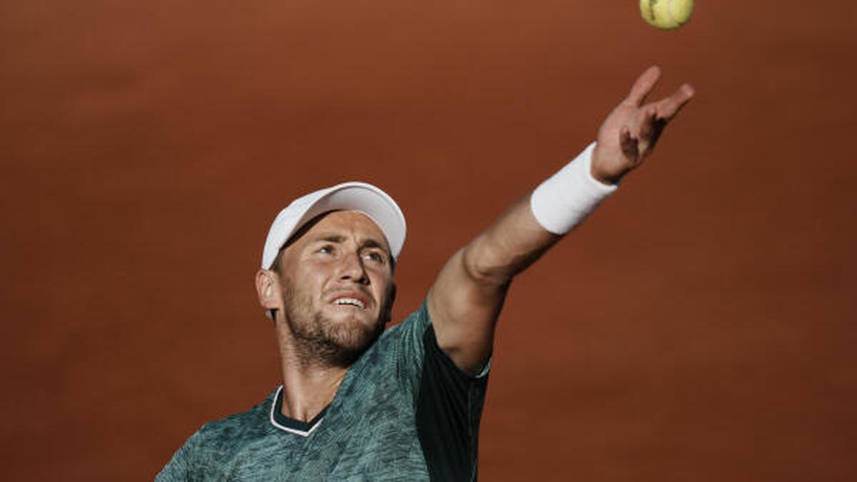 French Open: Ruud and Rune lead Viking charge into last 16