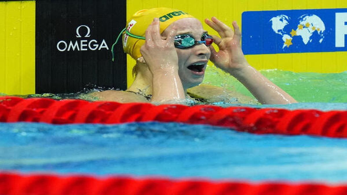 FINA Budapest 2022: Mollie O'Callaghan wins women's 100m freestyle