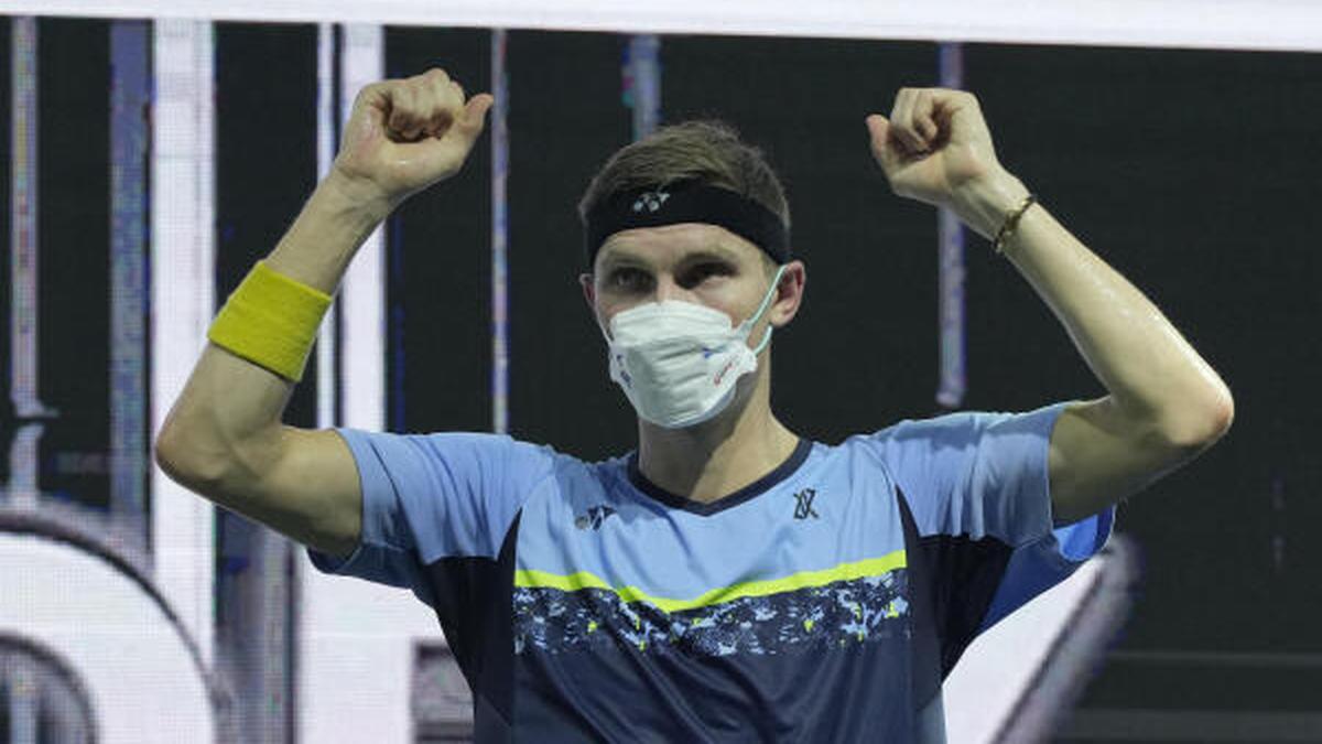 Axelsen defeats Momota to win Malaysia Open title