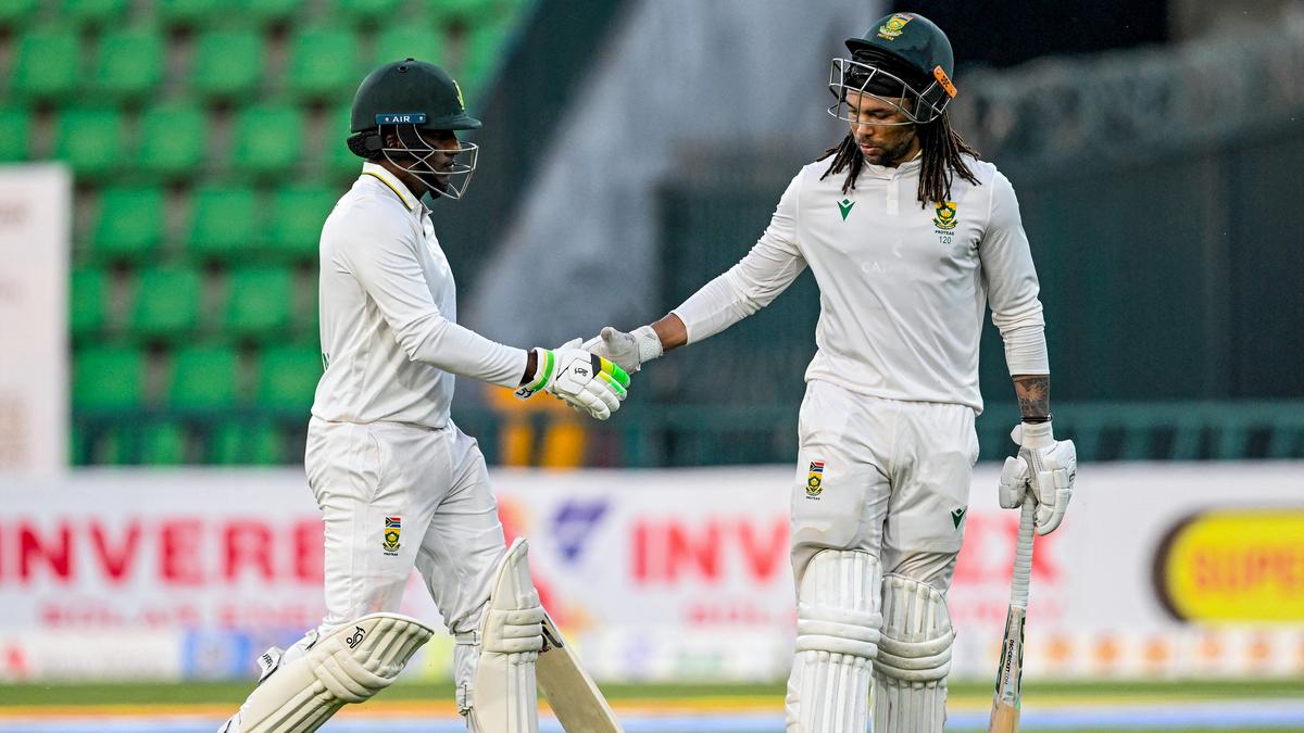 PAK vs SA, 1st Test: De Zorzi unbeaten as South Africa struggles with spin against Pakistan on Day 2