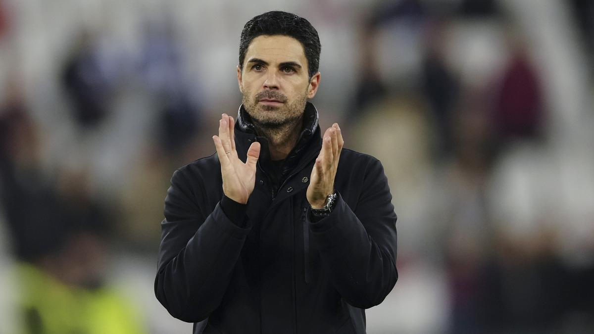 Premier League 2024-25: Manchester United not yet out of title race, says Arsenal boss Mikel Arteta