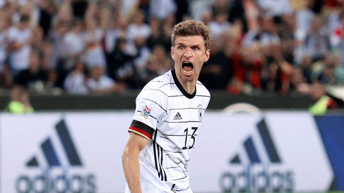 Thomas Muller recalled to Germany squad for the first time since World Cup