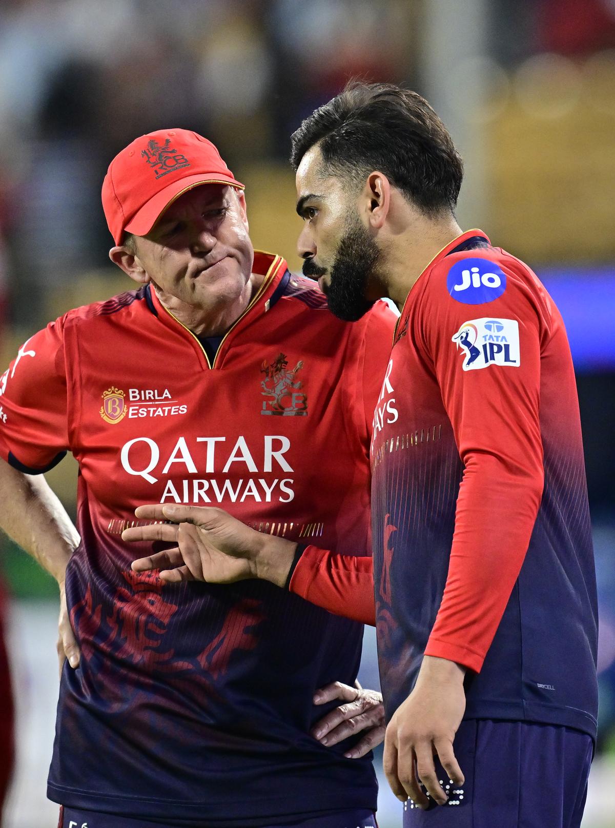 O treinador principal da RCB Andy Flower é conhecido pela preparação em profundidade muito mais do que os leilões. Sua equipe colheu os prêmios.