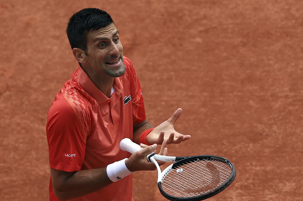French Open No rush to start clock at changeover, Djokovic argues with umpire