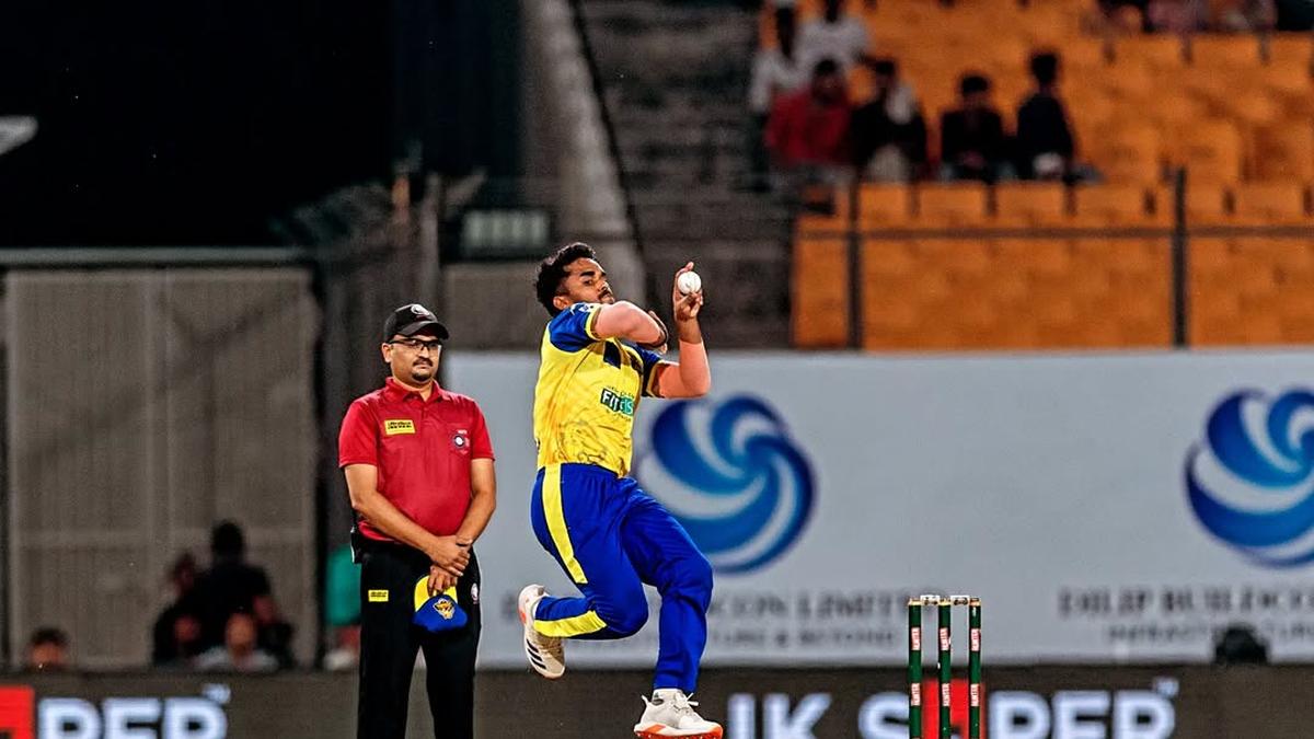 मंगेश यादव बॉलिंग एक्शन - IPL 2026 RCB न्यू प्लेयर