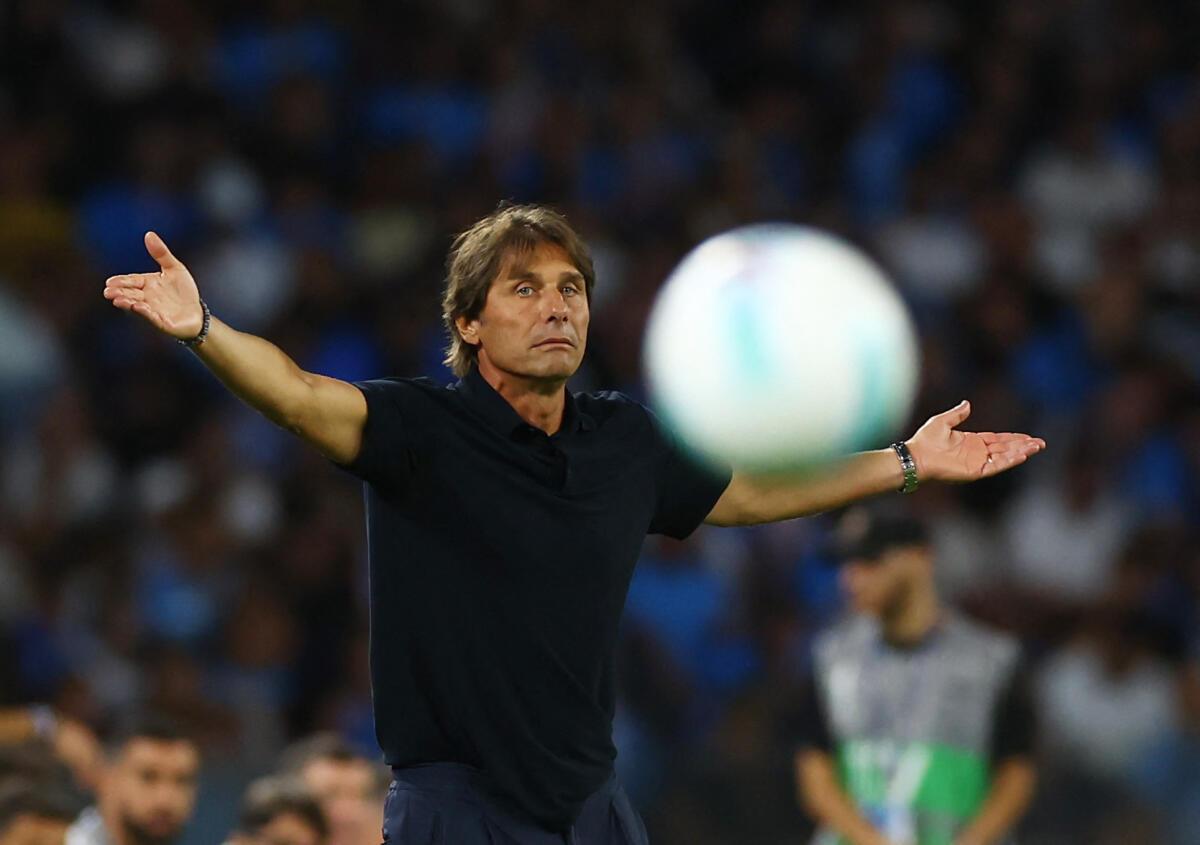Neapol tréner Antonio Conte. 