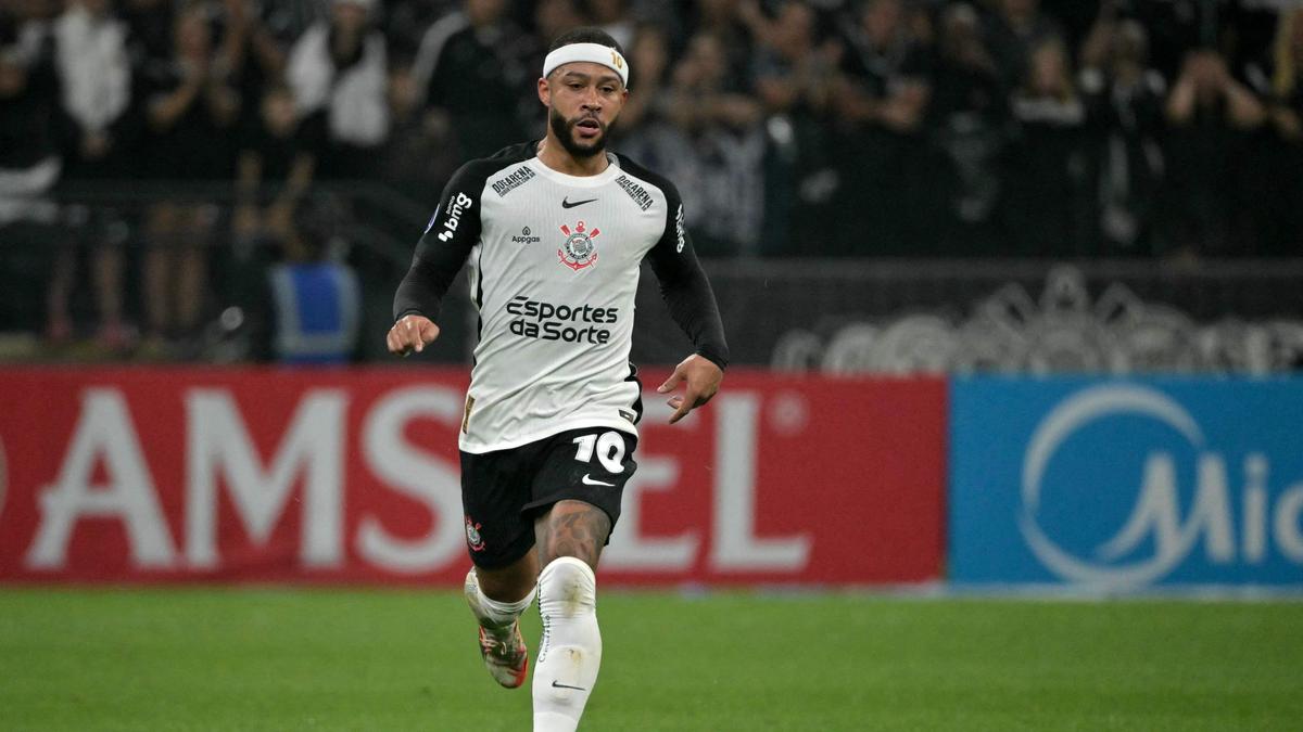Koeman dit que Depay devrait venir dans les prochaines semaines, bien avant le début de la Coupe du Monde