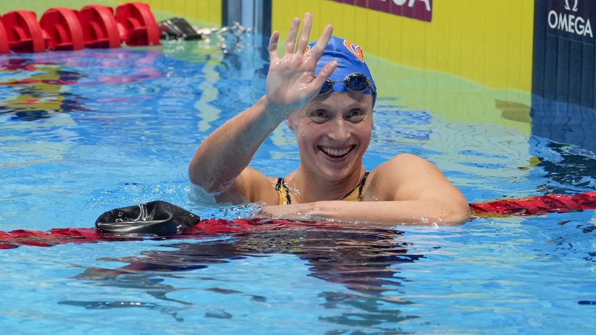 Katie Ledecky wins 400 freestyle at US swimming trials, heading to her fourth Olympics