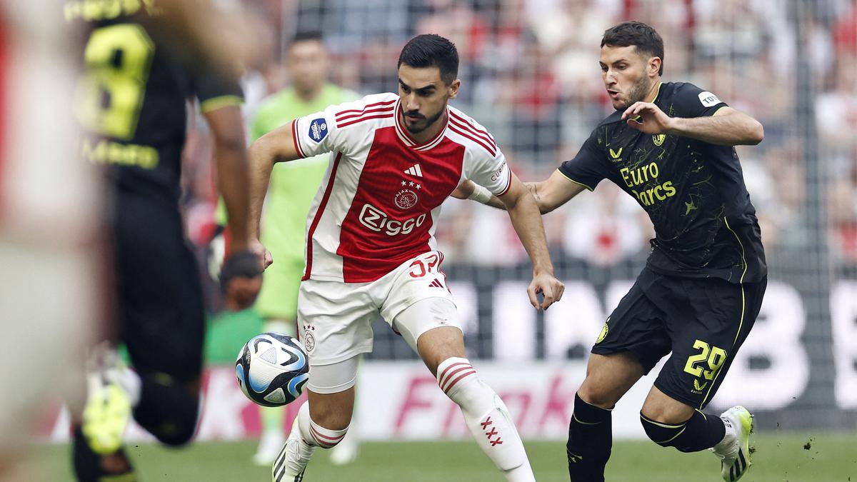 Ajax Feyenoord Klassieker to be replayed behind closed doors says Dutch football federation