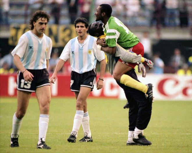 Cupa Mondială a produs o parte echitabilă de șocuri, mai ales atunci când Camerun a învins-o pe campioana în curs, Argentina, cu 1-0, în 1990.