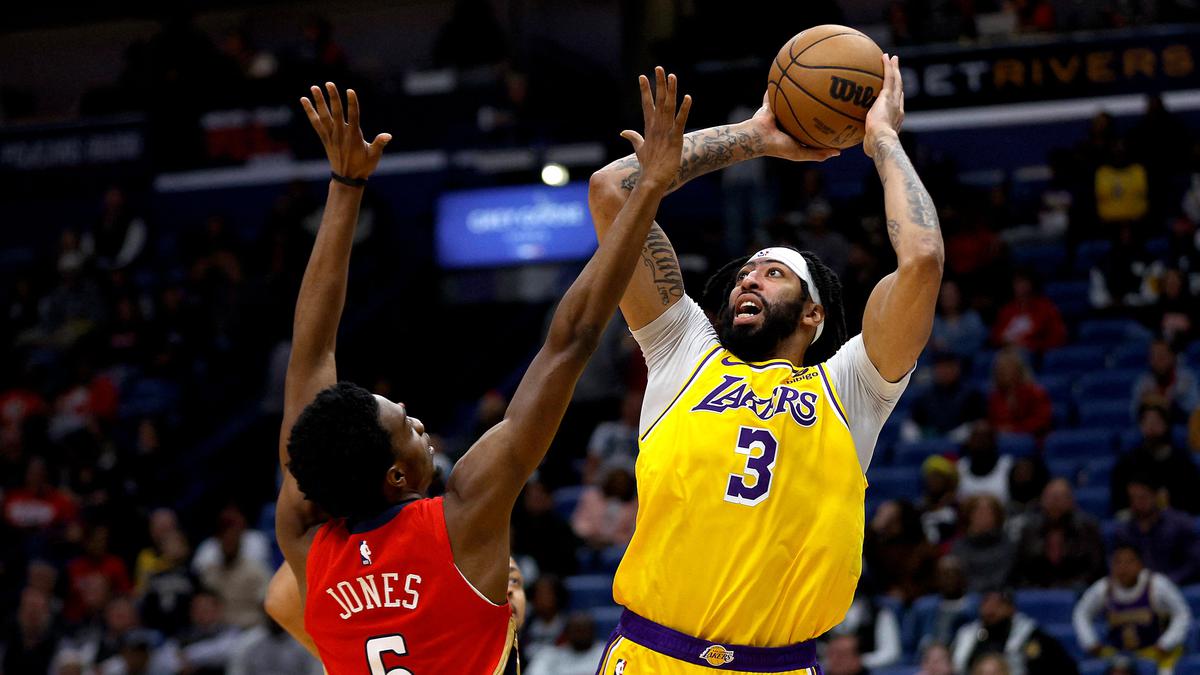 NBA result: Davis, Lakers lead by 35 at half, beat Pelicans 123-108