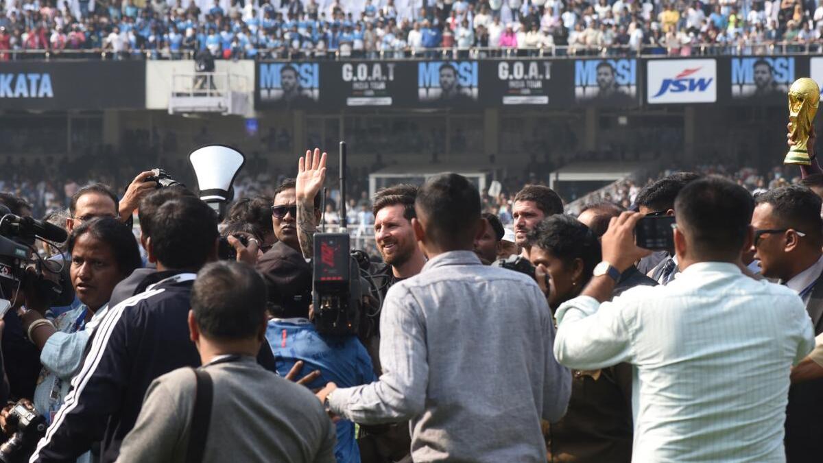 A visita de Messi à Índia: o verdadeiro amor perdido no oportunismo distópico A visita de Messi à Índia: o verdadeiro amor perdido no oportunismo distópico