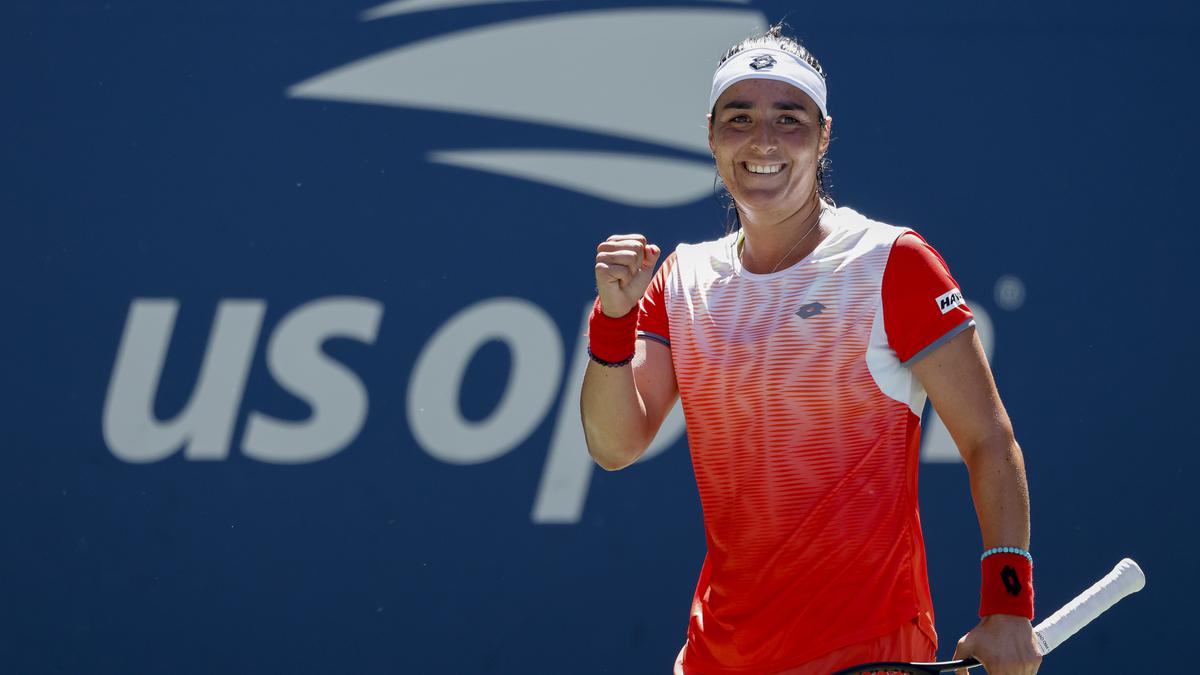 U.S. Open 2022: Jabeur beats Rogers to reach fourth round