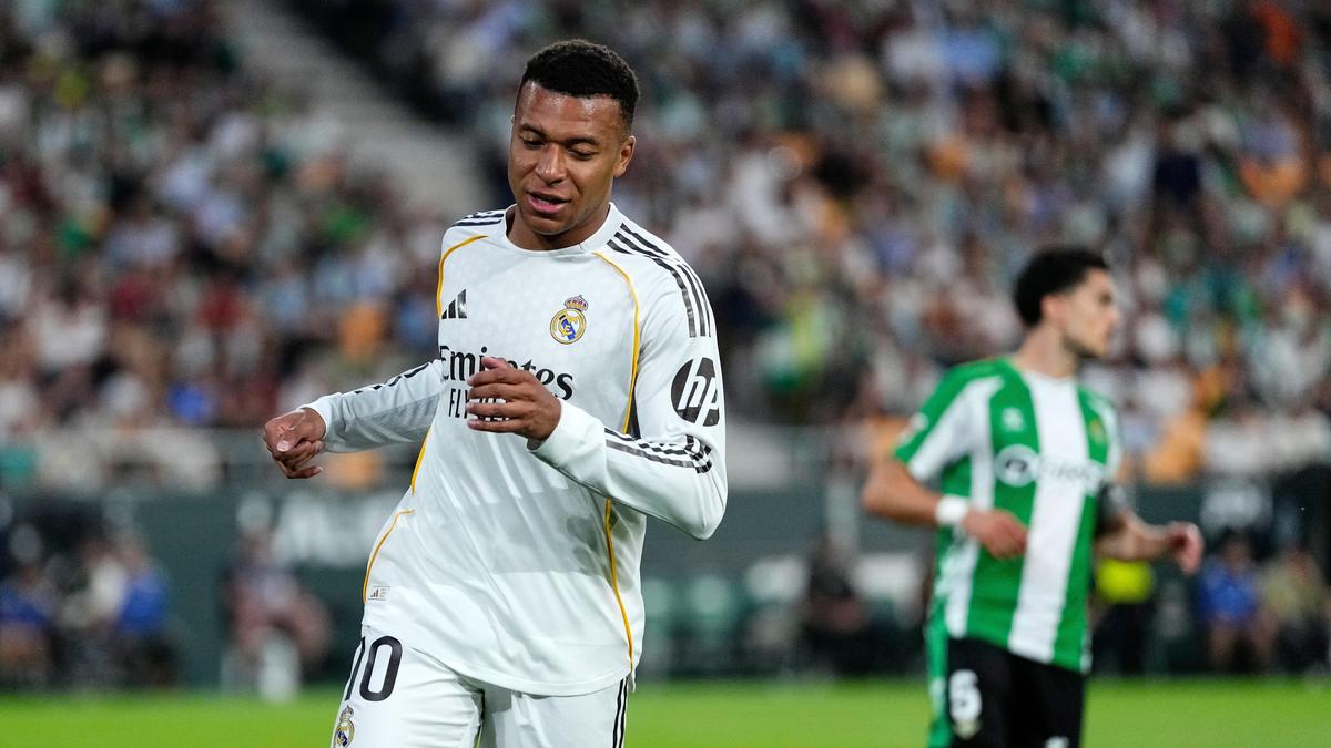 Barcelone vs Real Madrid : Pourquoi Kylian Mbappe ne participe-t-il pas au Clasico ?