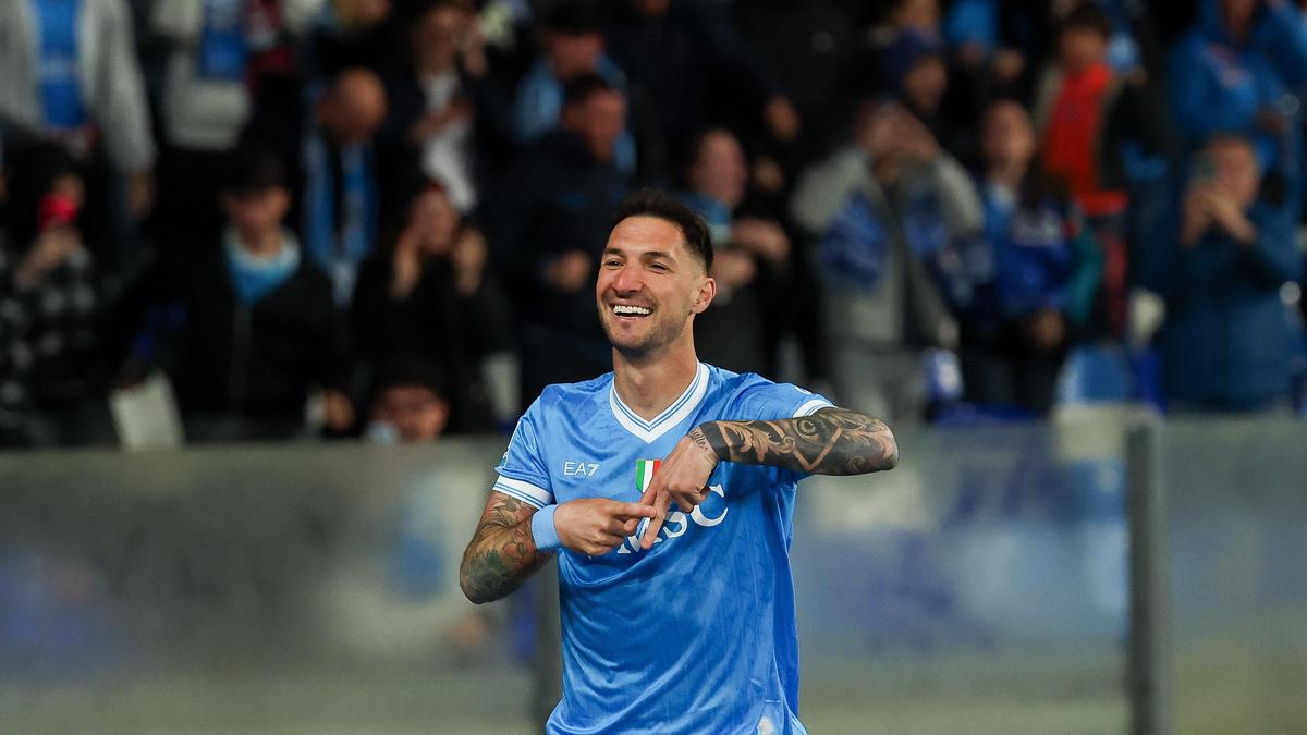 Serie A : Naples, champion en titre, bat l’AC Milan pour mettre la pression sur l’Inter