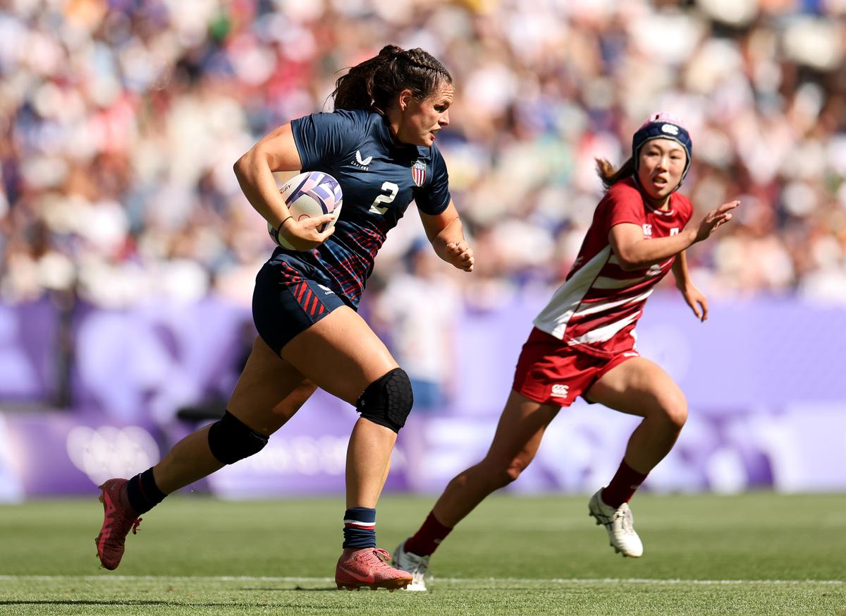 Ilona Maher of United States is chased by Sakura Mizutani of Team Japan during the Women’s Pool C match between United States and Japan on day two of the Olympic Games Paris 2024.