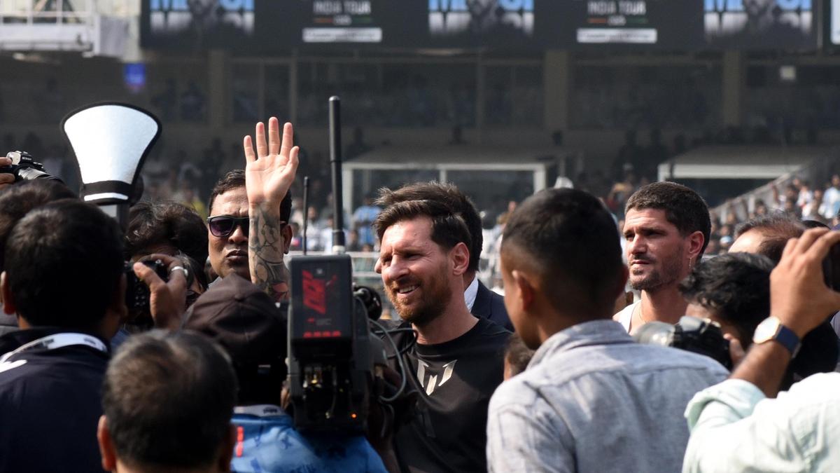 Sunil Gavaskar: Deve-se verificar se ambas as partes cumpriram as suas obrigações durante a visita de Messi a Calcutá