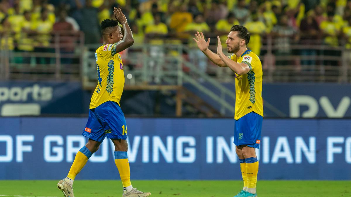 ISL 2023-24: Struggling Mohun Bagan SG meets a thriving Kerala Blasters side in a high profile clash