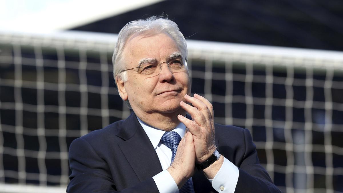 Everton chairman Bill Kenwright passes away aged 78