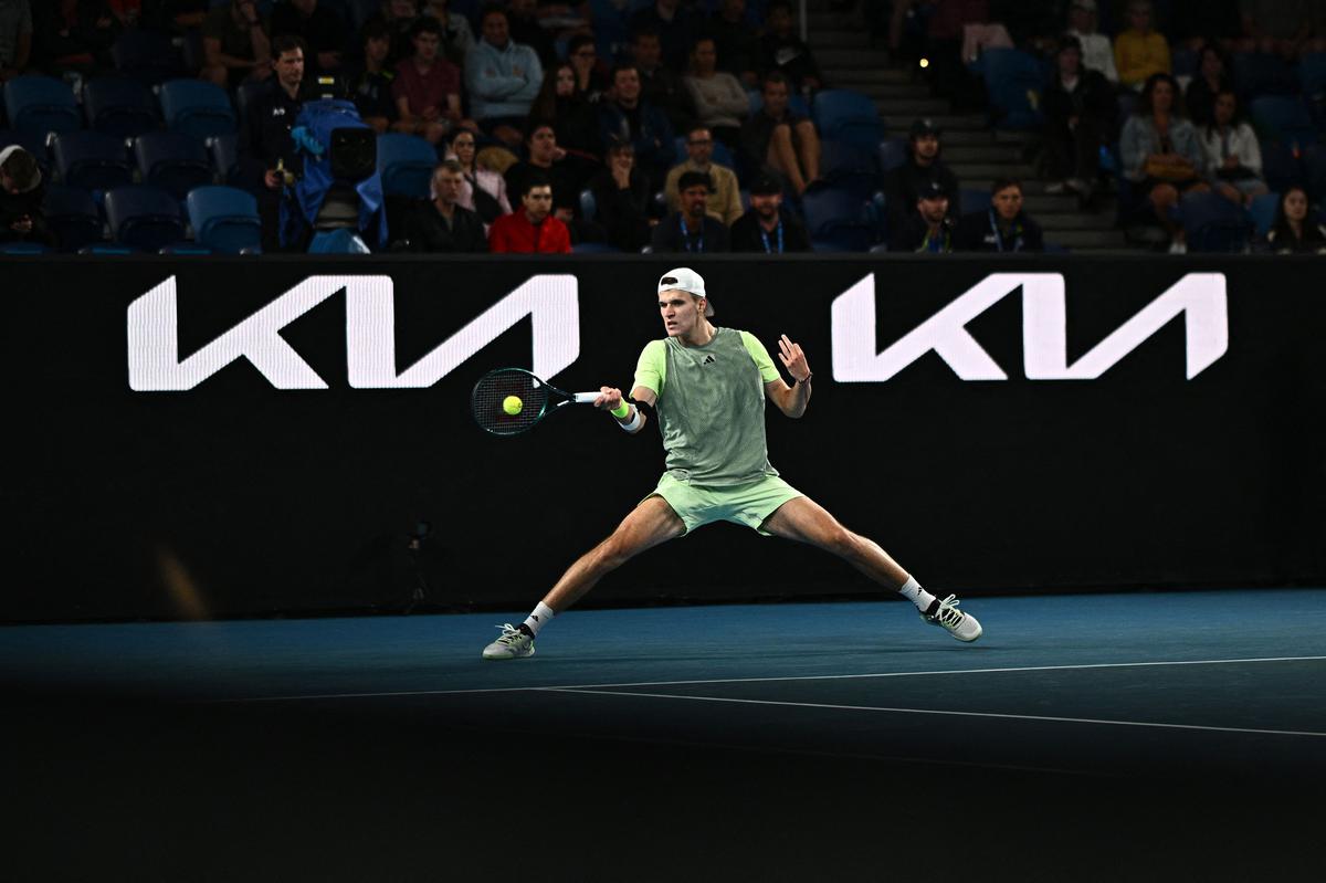 Sometimes an impressive loss can prove as meaningful as a big win. That’s exactly what happened when Mensik extended world No. 9 Hubert Hurkacz to 6-7(9), 6-1, 5-7, 6-1, 6-3 in the second round of the Australian open<EP,1>