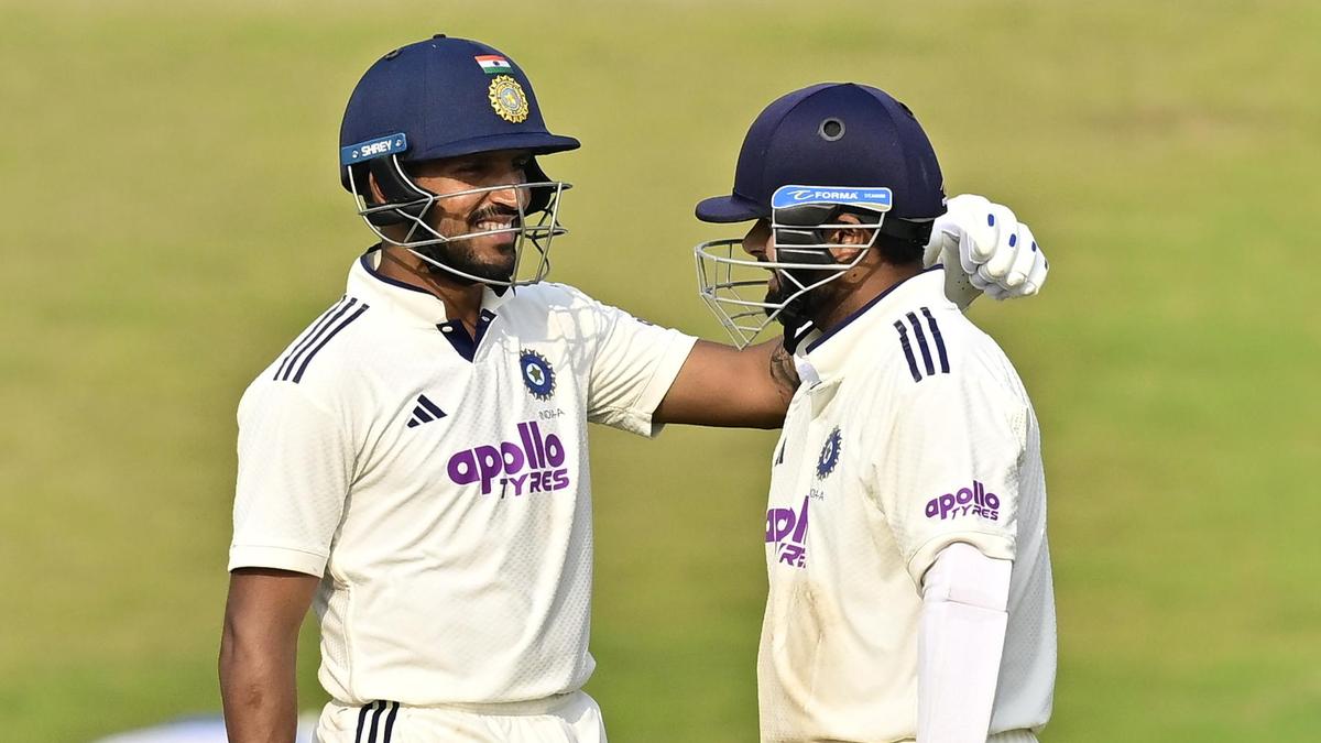 IND vs SA 1st Test: Ten Doeschate hints at India fielding both Pant, Jurel in Kolkata