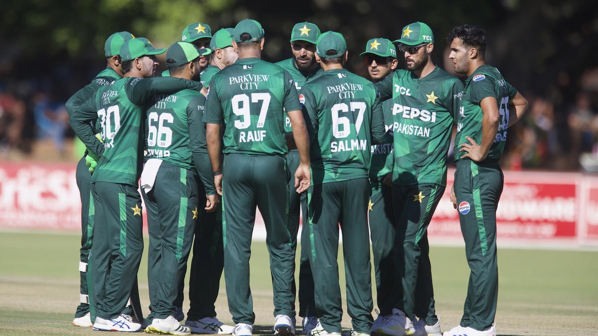 Pakistan cruises to opening T20 win over Zimbabwe