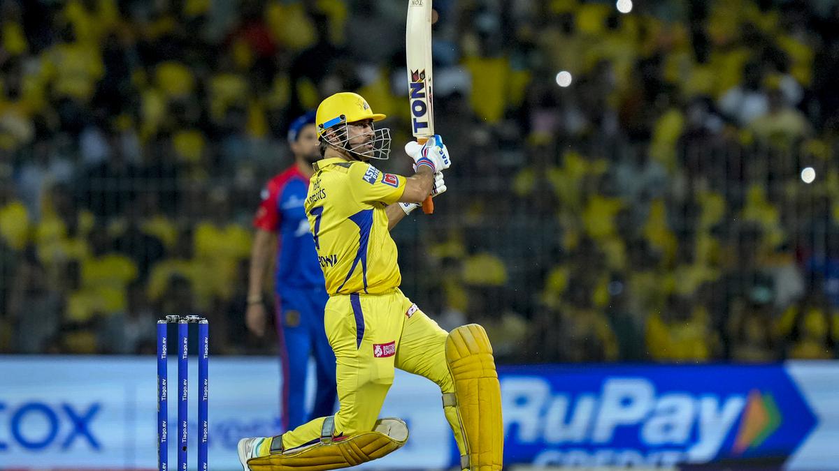 Csk Vs Dc Ipl Dhonis Super Kings Strangle Delhi Capitals On